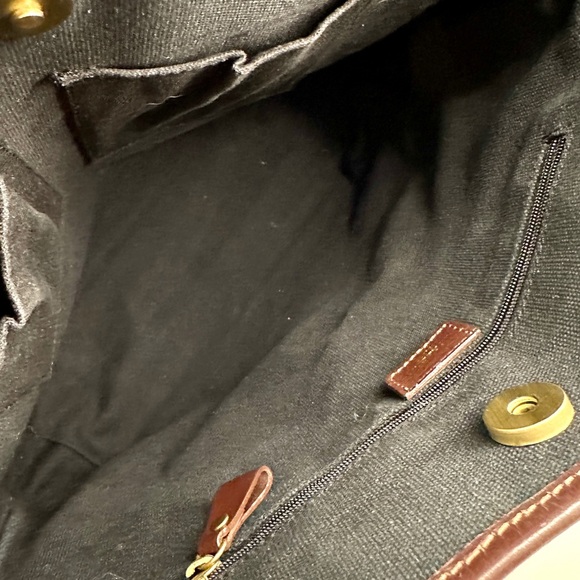 Burberry Haymarket Check Medium Tote - Picture 5 of 7